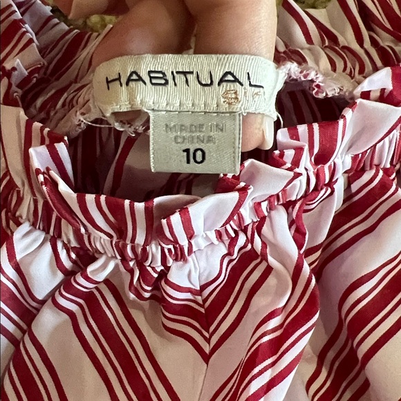 New - Habitual Jagger Ruched Sleeves Top - Picture 5 of 5